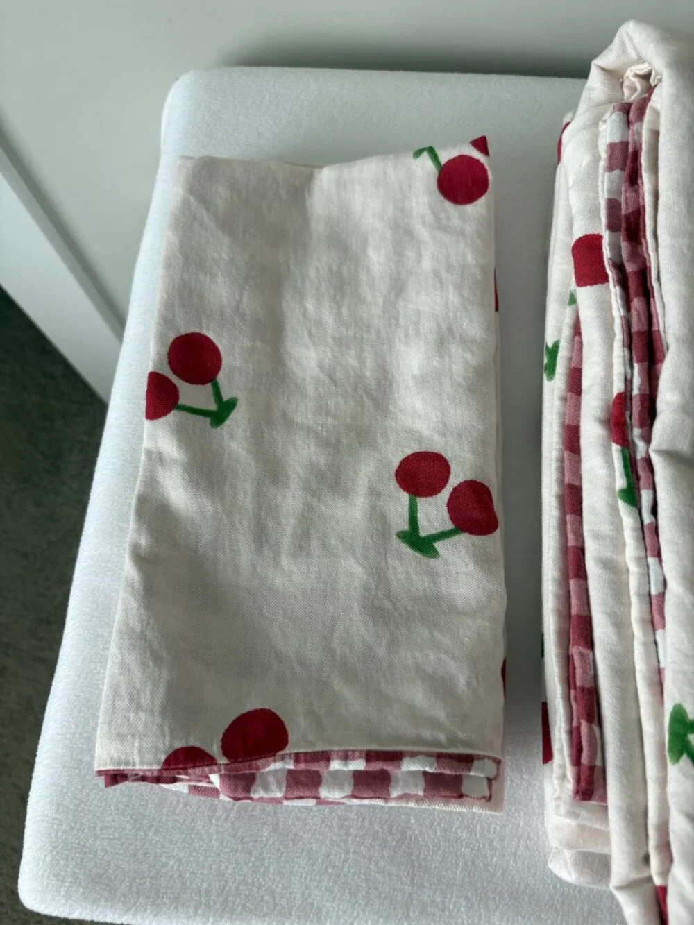 BlueBlue Cherry Duvet Set - Duvet Cover and Two Standard Pillow Shams - Queen